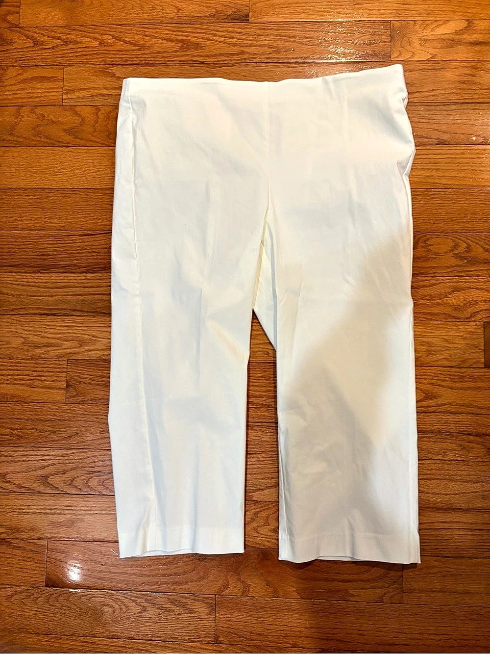 Chico's Straight Leg Pants in White Size 4 NWT